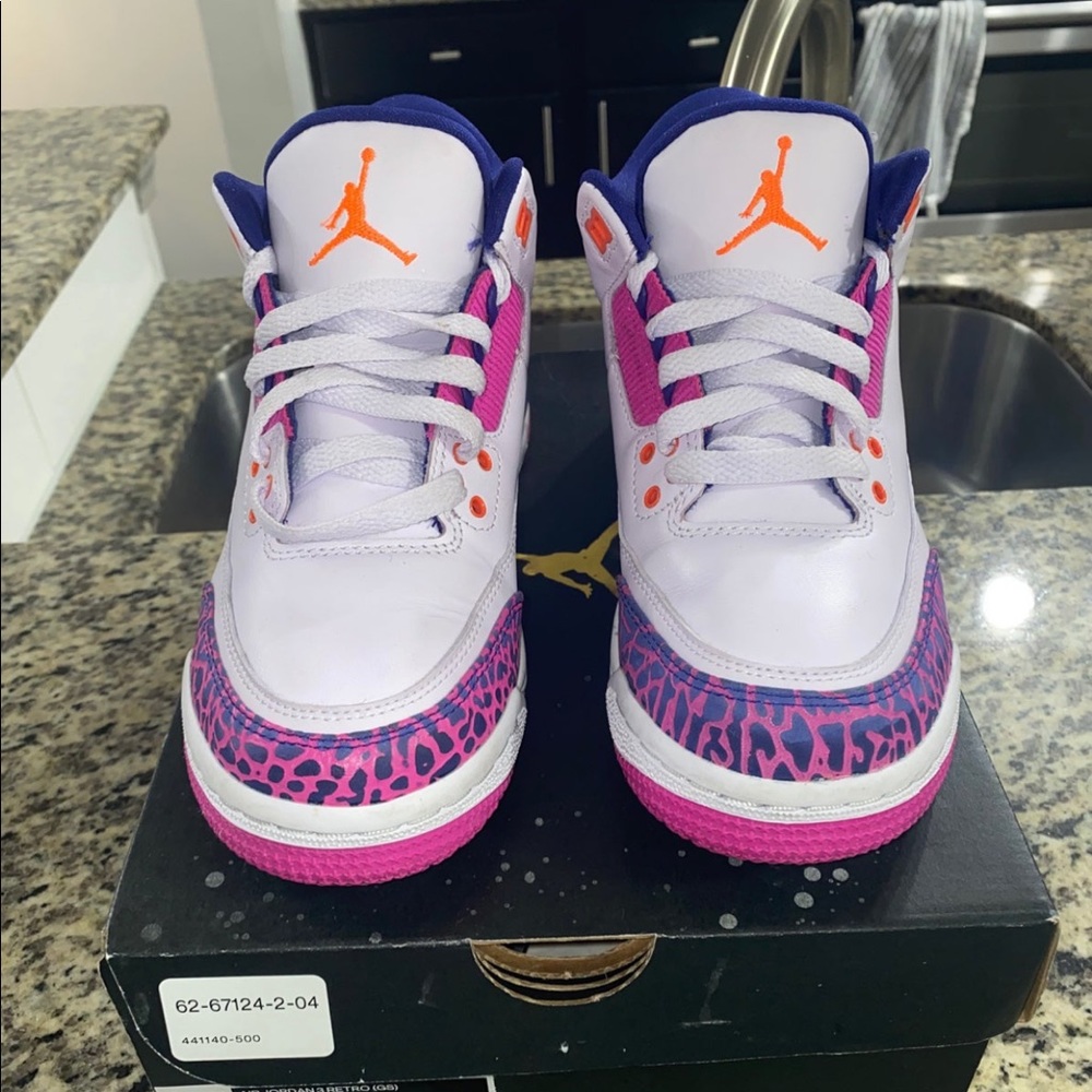 Jordan 3s "Bearly Grape" ( GS )